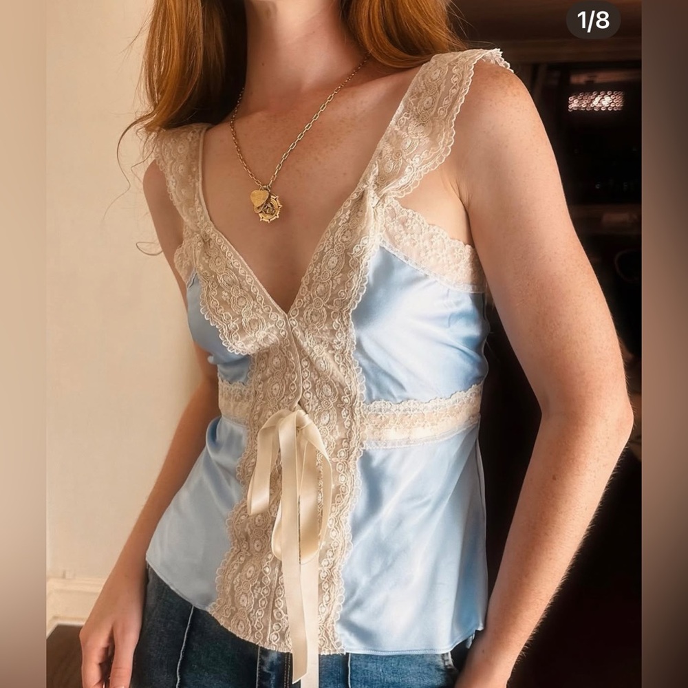Miguelina “Stephanie” style silk and lace cap sleeve top - Picture 3 of 13